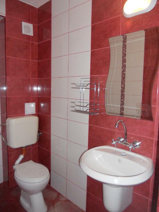 Guest House "Tania" Ahtopol Extérieur photo
